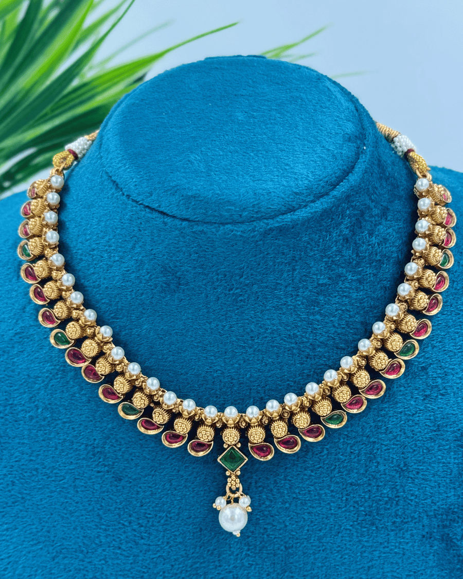 Red Na Green Matt Finish Chokar With Jhumka Earrings