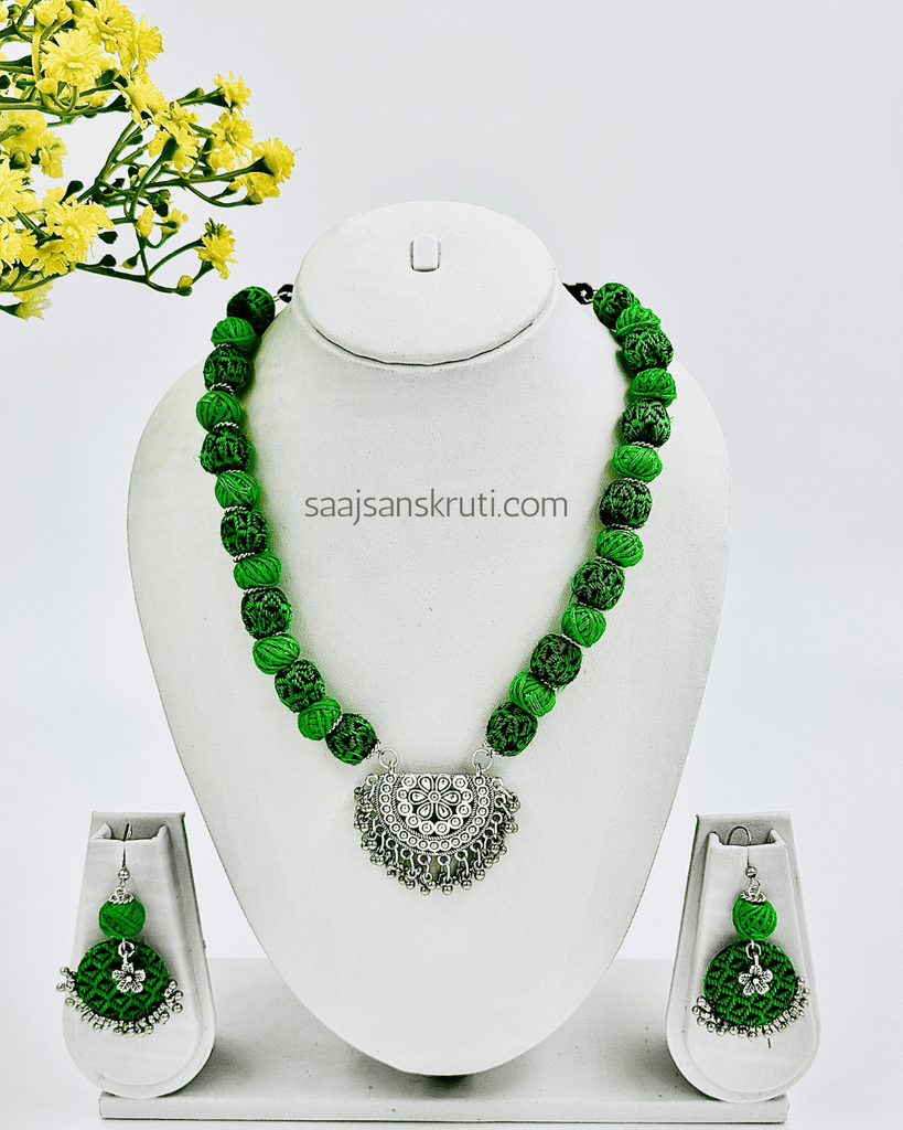 Green Khan Fabric Necklace
