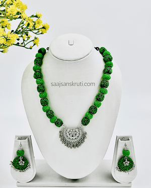 Green Khan Fabric Necklace